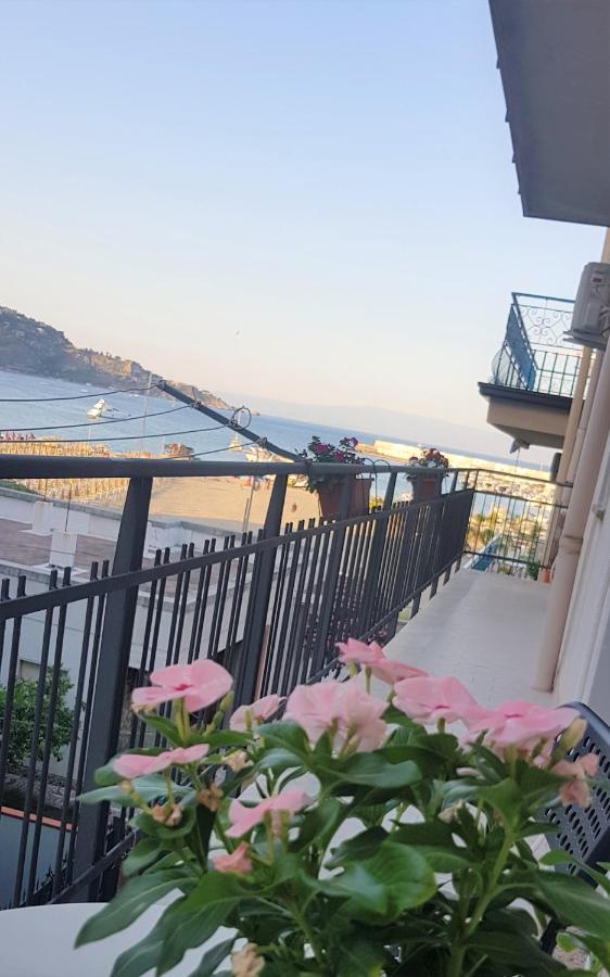 B&B La Costa Di Naxos Джардини-Наксос Экстерьер фото